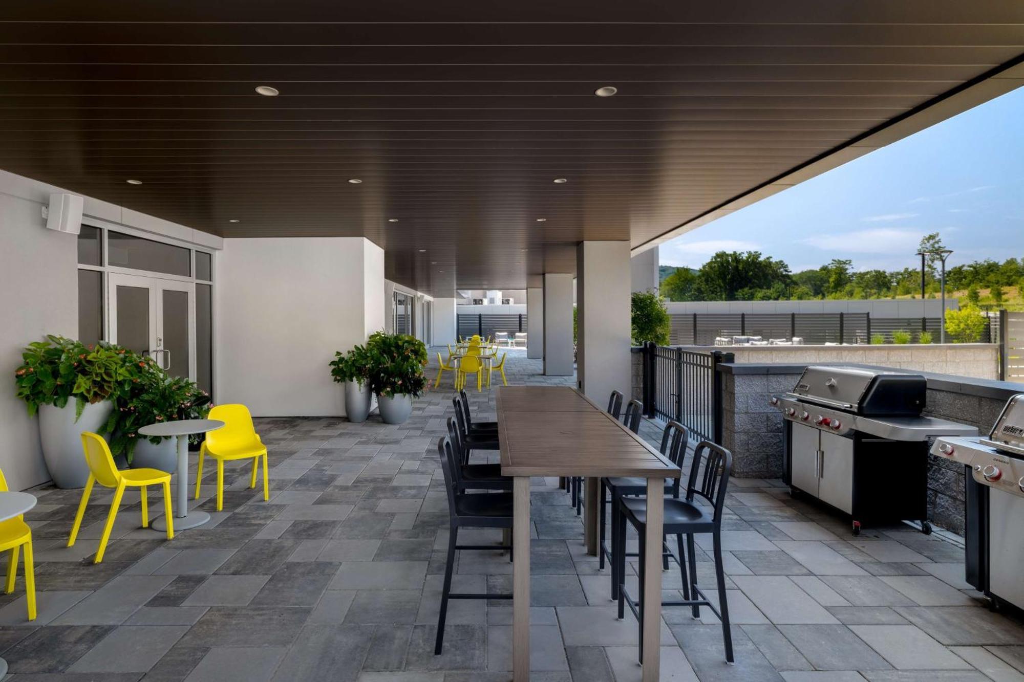 Home2 Suites By Hilton Bristol Exterior photo